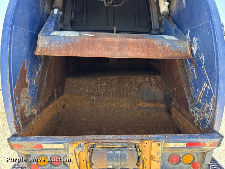 image for item ED5802 2016 Autocar refuse truck