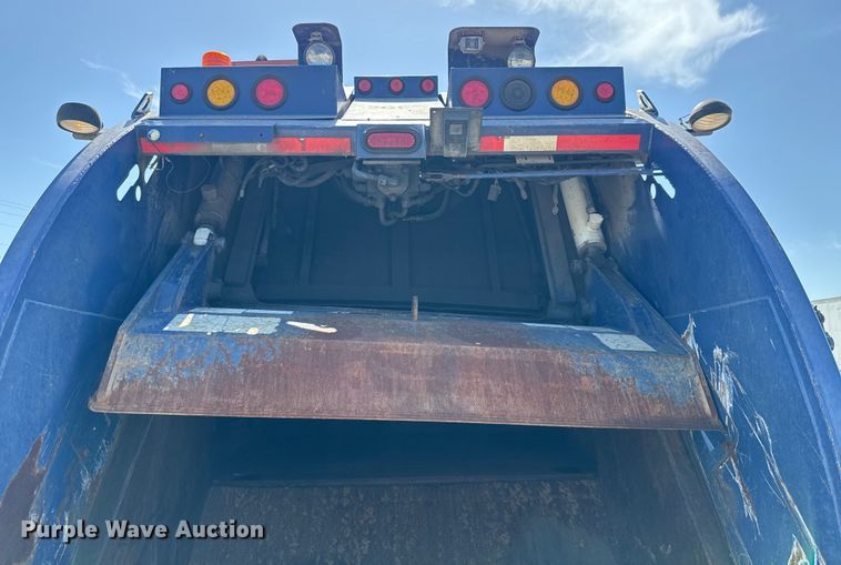 image for item ED5802 2016 Autocar refuse truck