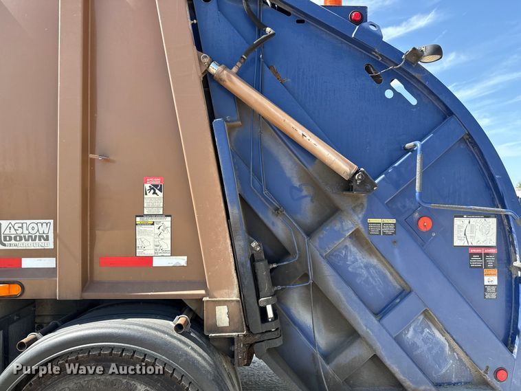 image for item ED5802 2016 Autocar refuse truck