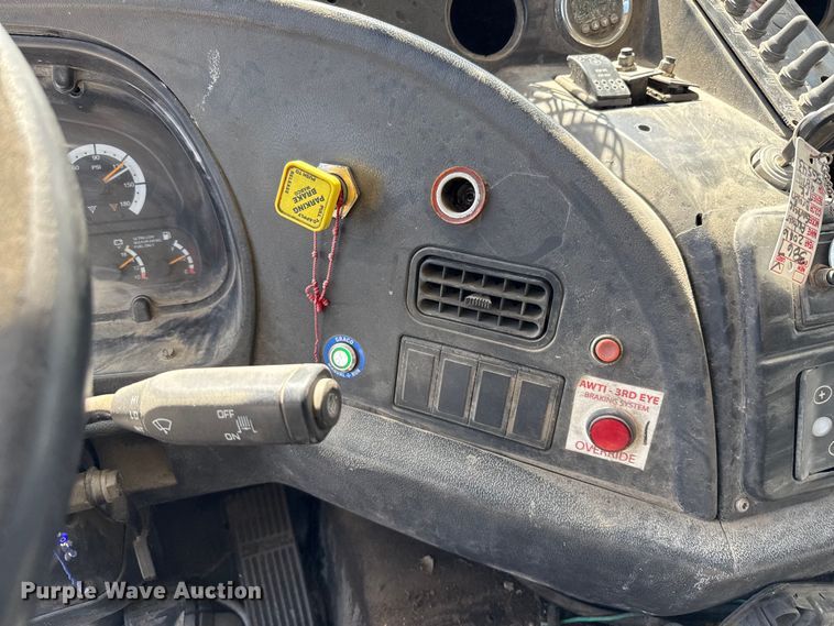 image for item ED5802 2016 Autocar refuse truck