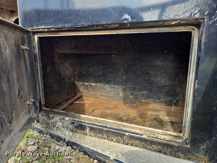 image for item EF1800 CM Truck Beds 501419 flatbed