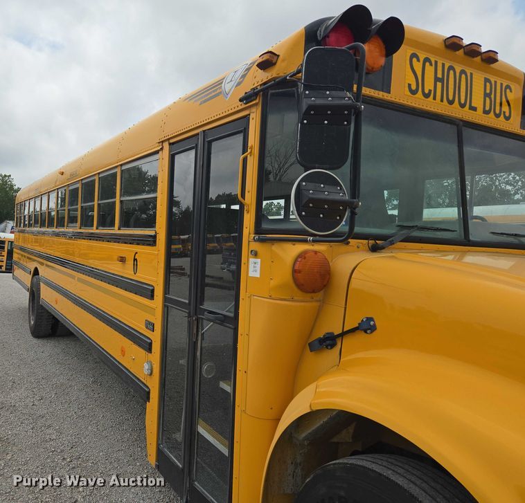 image for item EF1802 2003 International 3000 school bus