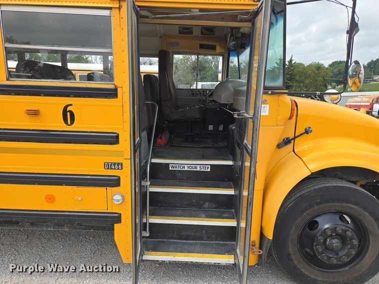 image for item EF1802 2003 International 3000 school bus