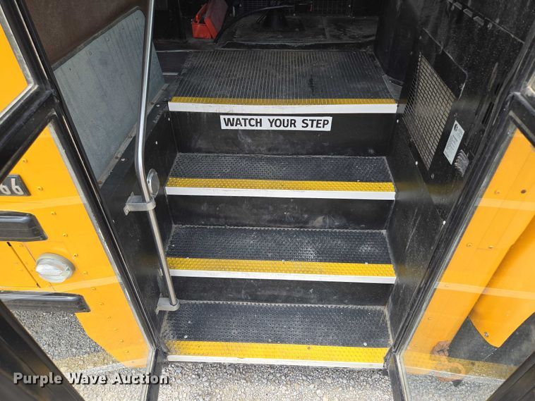 image for item EF1802 2003 International 3000 school bus