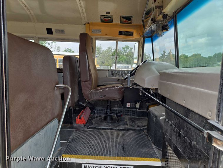 image for item EF1802 2003 International 3000 school bus