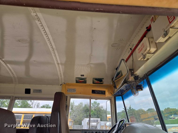 image for item EF1802 2003 International 3000 school bus