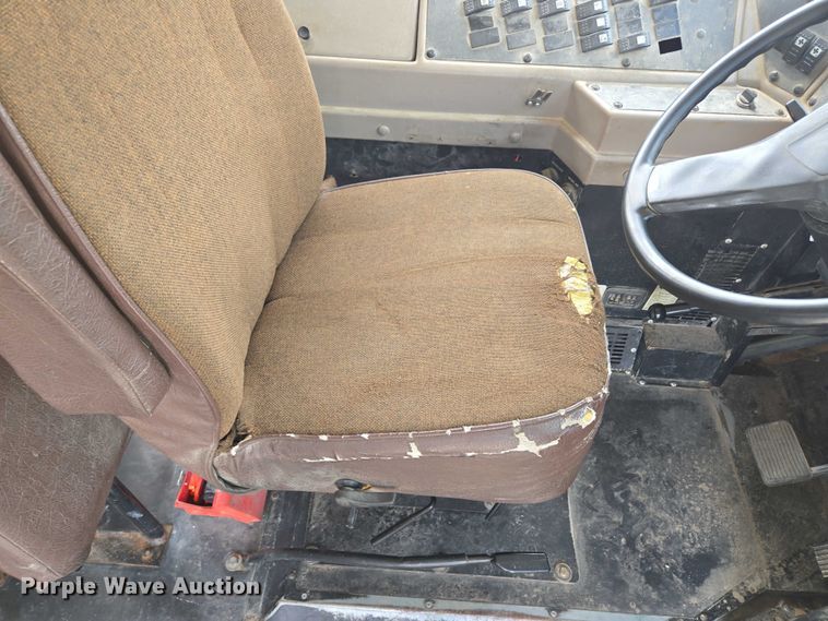 image for item EF1802 2003 International 3000 school bus