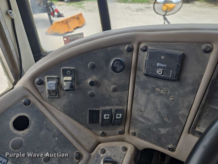 image for item EF1802 2003 International 3000 school bus