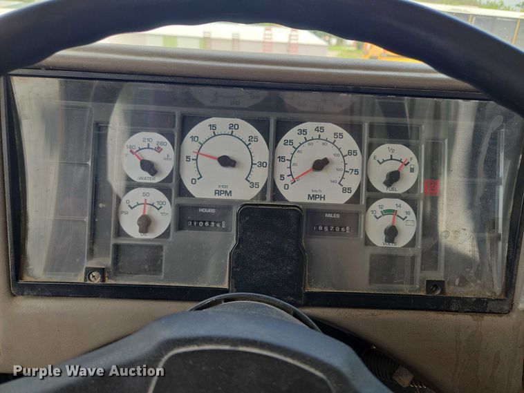 image for item EF1802 2003 International 3000 school bus