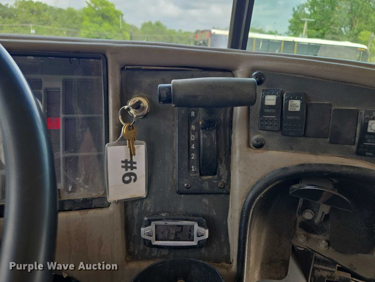 image for item EF1802 2003 International 3000 school bus