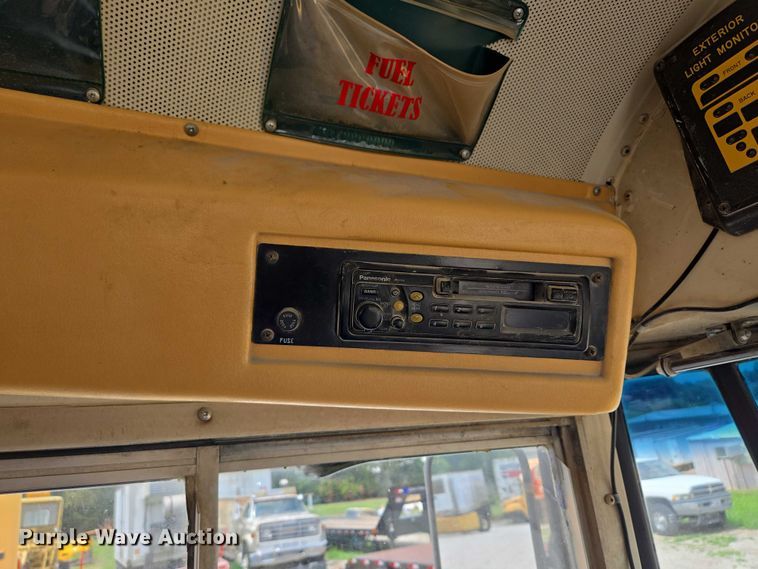 image for item EF1802 2003 International 3000 school bus