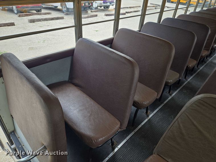 image for item EF1802 2003 International 3000 school bus