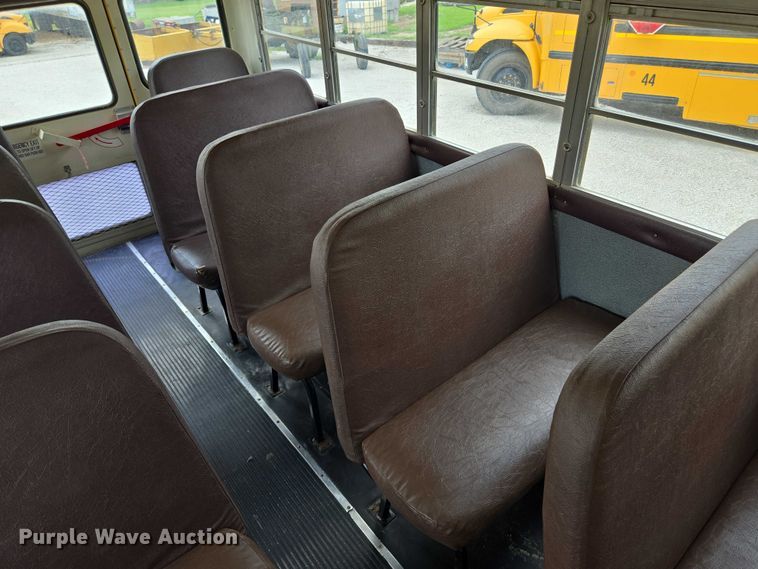 image for item EF1802 2003 International 3000 school bus