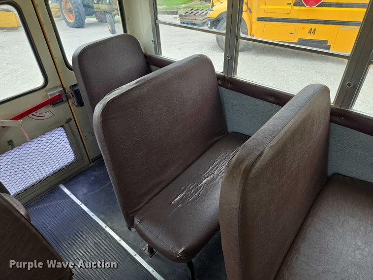 image for item EF1802 2003 International 3000 school bus