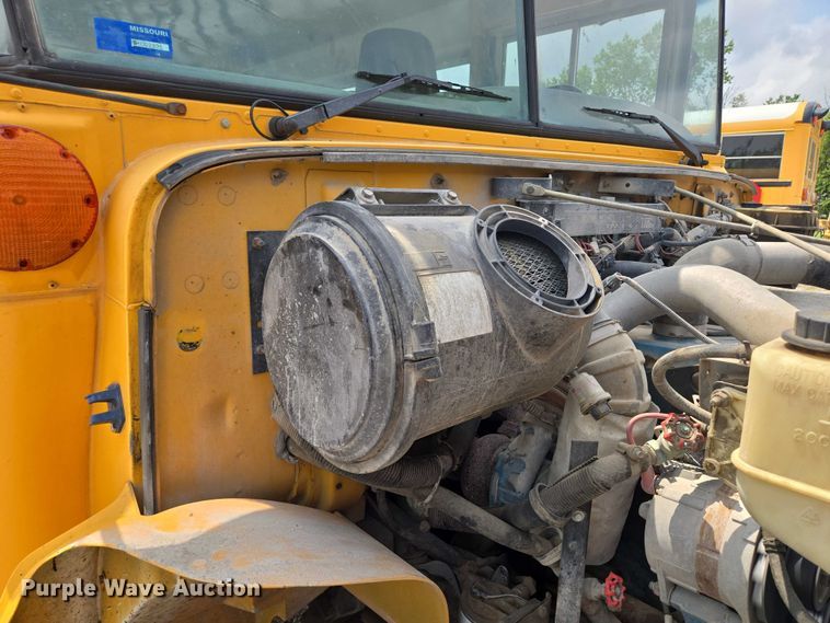 image for item EF1802 2003 International 3000 school bus