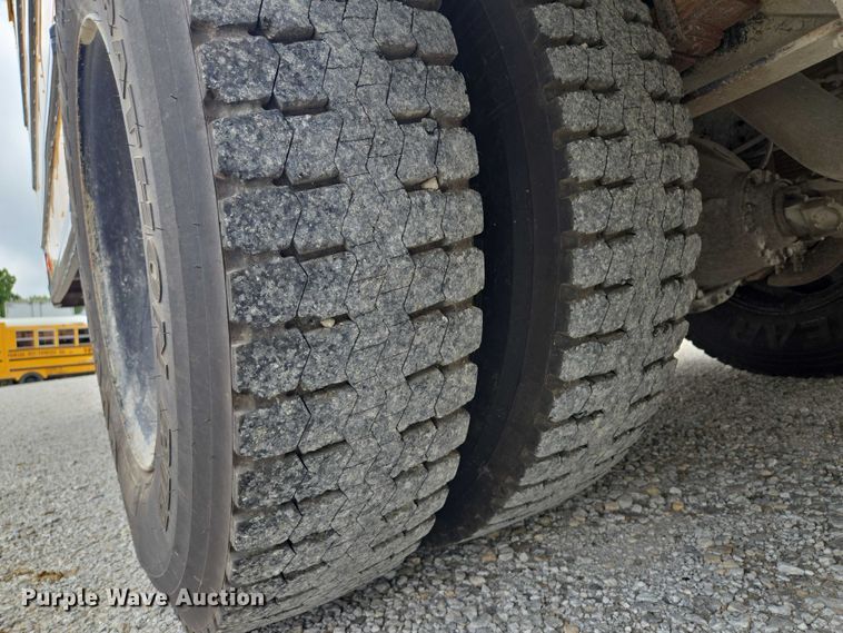 image for item EF1802 2003 International 3000 school bus