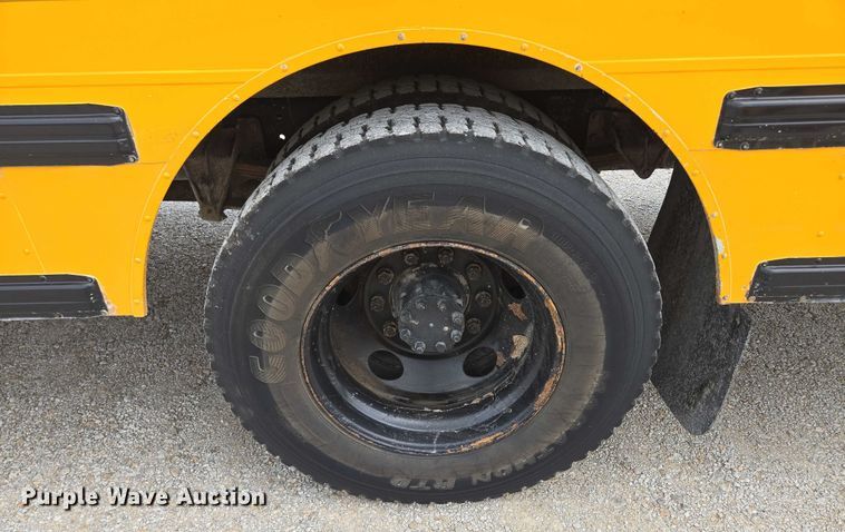 image for item EF1802 2003 International 3000 school bus