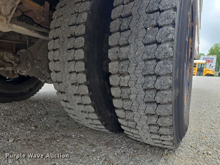 image for item EF1802 2003 International 3000 school bus