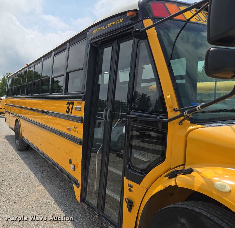 image for item EF1803 2007 Thomas Built B2 school bus