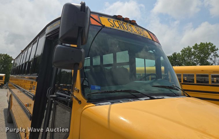 image for item EF1803 2007 Thomas Built B2 school bus