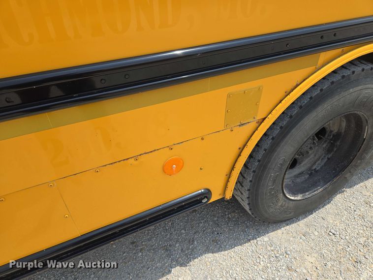 image for item EF1803 2007 Thomas Built B2 school bus