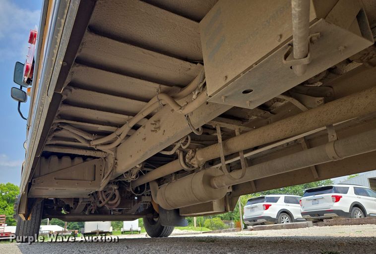 image for item EF1803 2007 Thomas Built B2 school bus