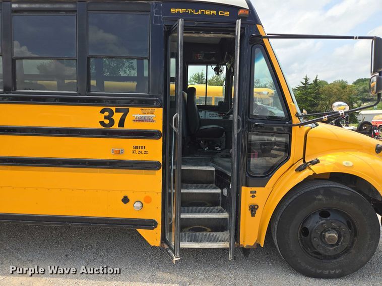 image for item EF1803 2007 Thomas Built B2 school bus