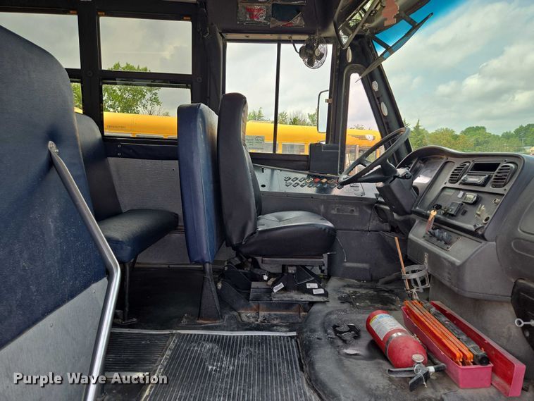 image for item EF1803 2007 Thomas Built B2 school bus