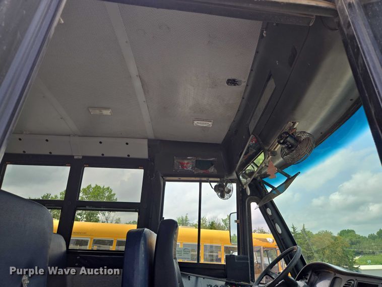 image for item EF1803 2007 Thomas Built B2 school bus