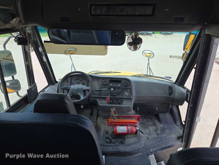 image for item EF1803 2007 Thomas Built B2 school bus