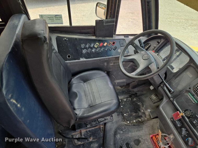 image for item EF1803 2007 Thomas Built B2 school bus