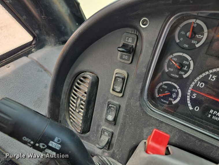 image for item EF1803 2007 Thomas Built B2 school bus