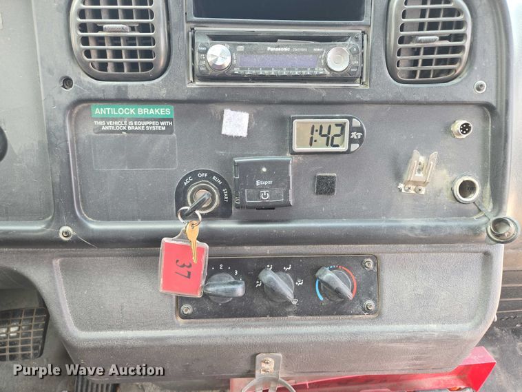 image for item EF1803 2007 Thomas Built B2 school bus