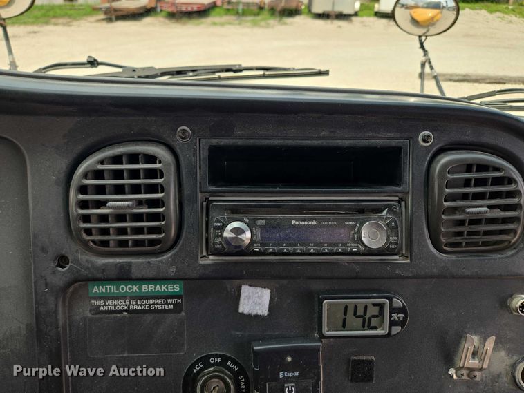 image for item EF1803 2007 Thomas Built B2 school bus