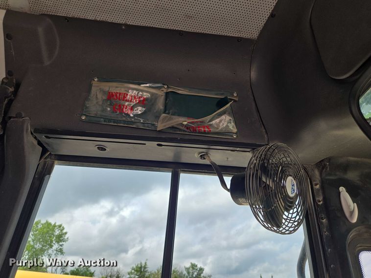 image for item EF1803 2007 Thomas Built B2 school bus