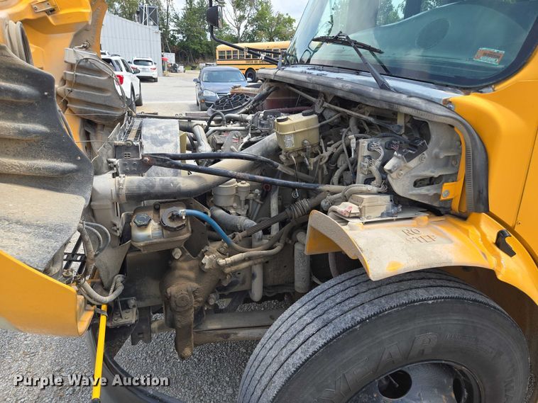 image for item EF1803 2007 Thomas Built B2 school bus