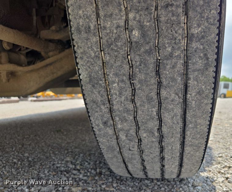 image for item EF1803 2007 Thomas Built B2 school bus