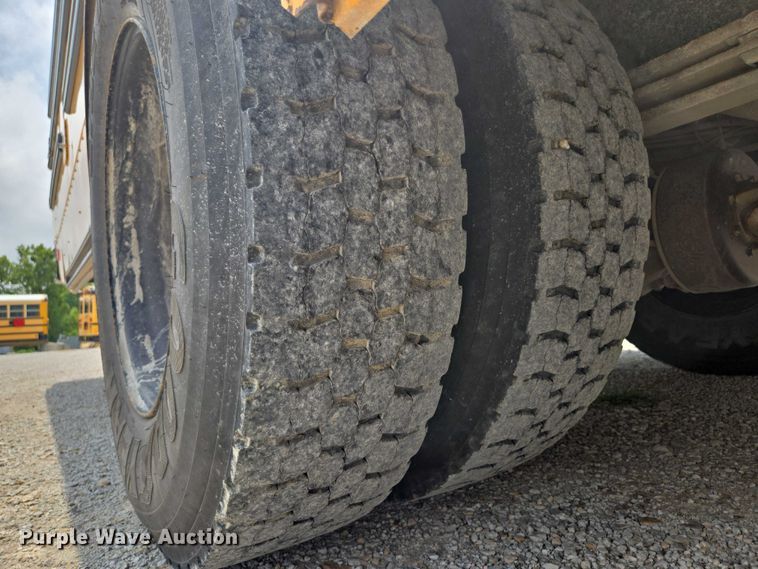 image for item EF1803 2007 Thomas Built B2 school bus