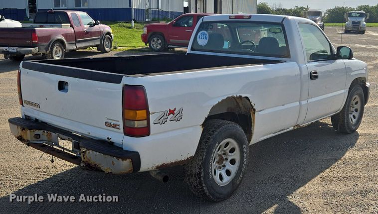 image for item EF1804 2007 GMC Sierra 1500 SL  pickup truck