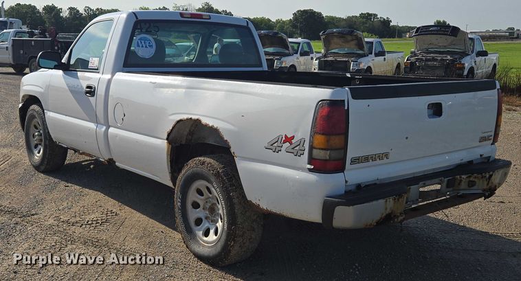 image for item EF1804 2007 GMC Sierra 1500 SL  pickup truck