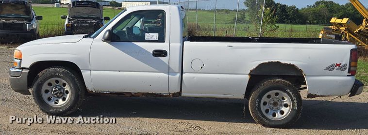 image for item EF1804 2007 GMC Sierra 1500 SL  pickup truck