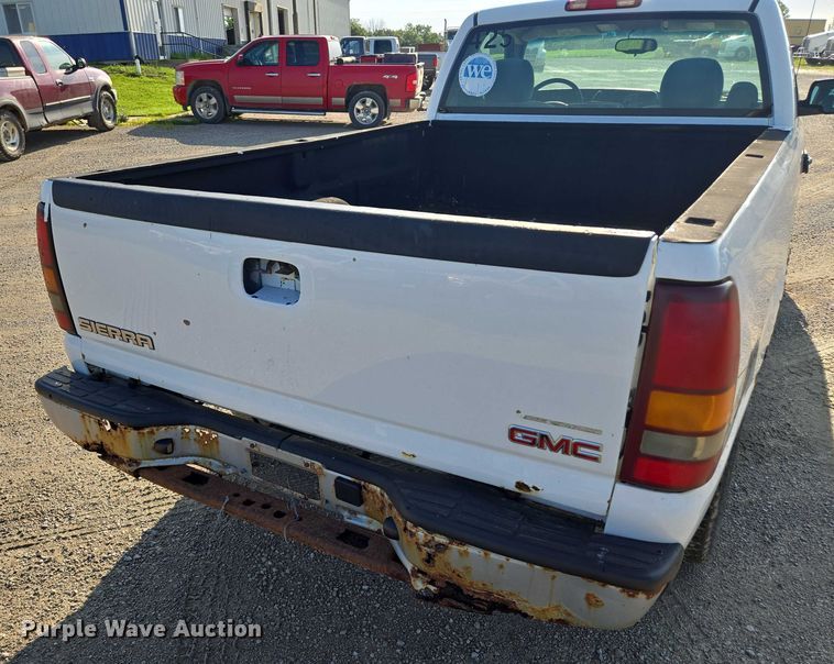 image for item EF1804 2007 GMC Sierra 1500 SL  pickup truck