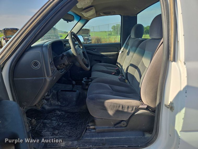 image for item EF1804 2007 GMC Sierra 1500 SL  pickup truck