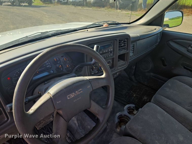 image for item EF1804 2007 GMC Sierra 1500 SL  pickup truck