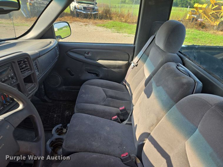 image for item EF1804 2007 GMC Sierra 1500 SL  pickup truck