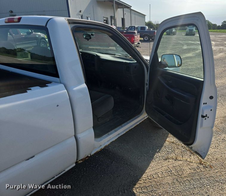 image for item EF1804 2007 GMC Sierra 1500 SL  pickup truck