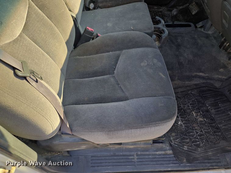 image for item EF1804 2007 GMC Sierra 1500 SL  pickup truck