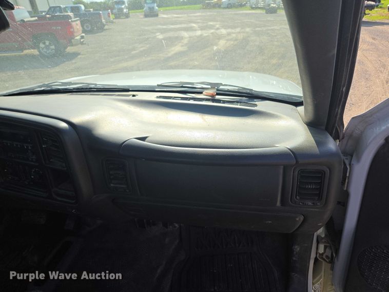 image for item EF1804 2007 GMC Sierra 1500 SL  pickup truck