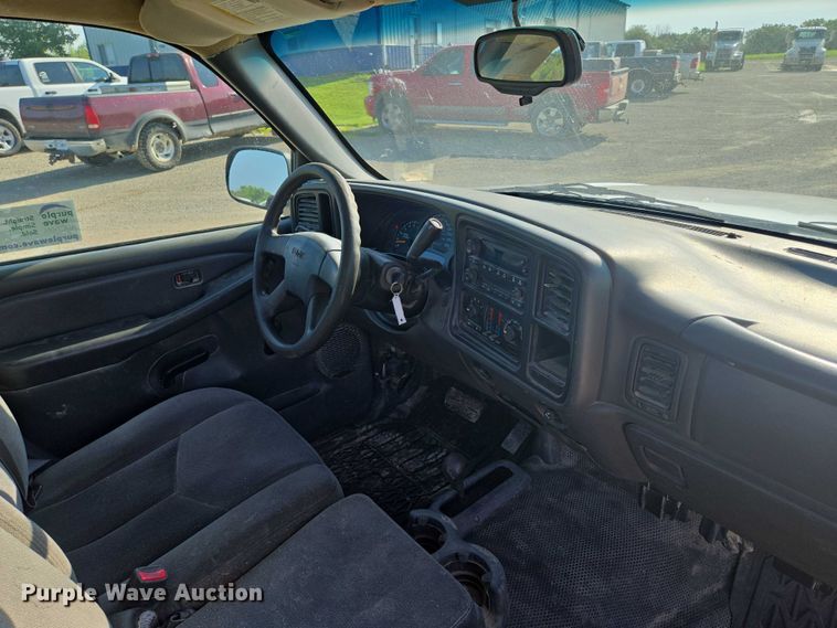 image for item EF1804 2007 GMC Sierra 1500 SL  pickup truck