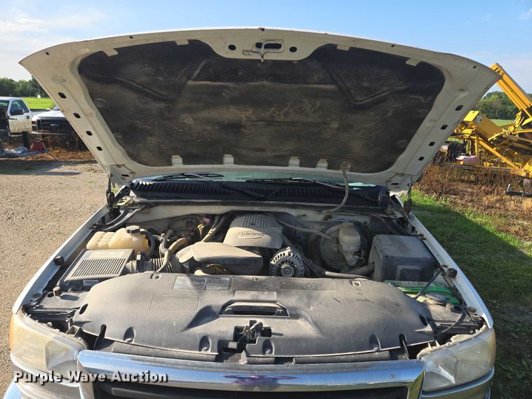 image for item EF1804 2007 GMC Sierra 1500 SL  pickup truck